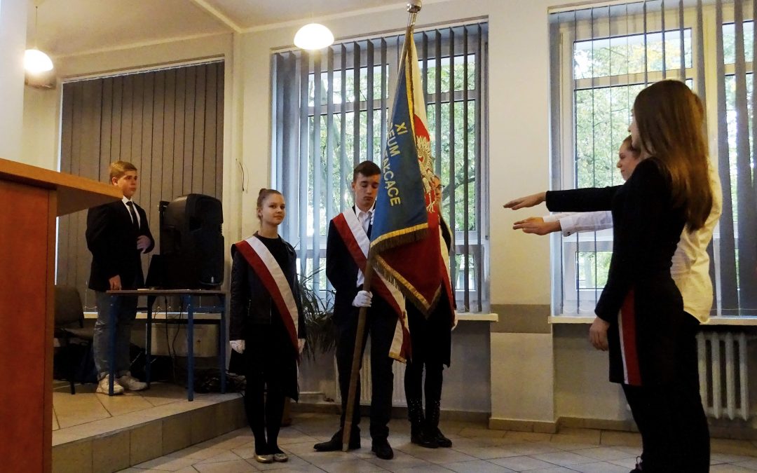 Przyjęcie uczniów klas 1 do społeczności XI Liceum